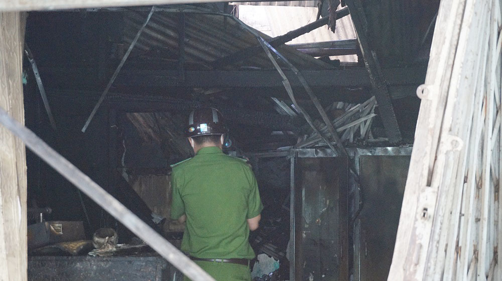 Hiện trường tan hoang vụ cháy 3 mẹ con tử vong ở Sài Gòn