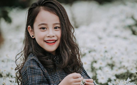Mẫu nhí giống Chi Pu 