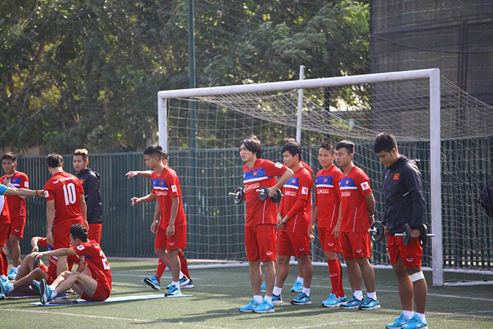 Công Phượng, Tuấn Anh hì hục tập tạ, chờ ngày đi Thái Lan