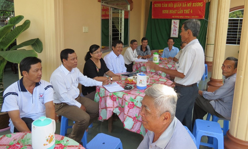 'Canh tân Hội quán', nơi nông dân bàn cách làm ăn