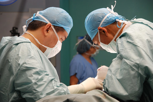 Phẫu thuật điều trị Ung thư Bàng quang tại BV Raffles Singapore