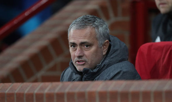 MU xếp nhất bảng, Mourinho sợ đụng ngay Real, Bayern