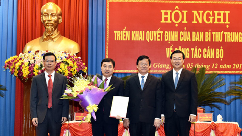 Triển khai quyết định của Ban bí thư TƯ Đảng về công tác cán bộ