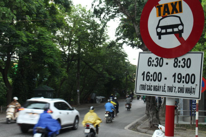 Hà Nội cấm taxi 13 tuyến đường phố