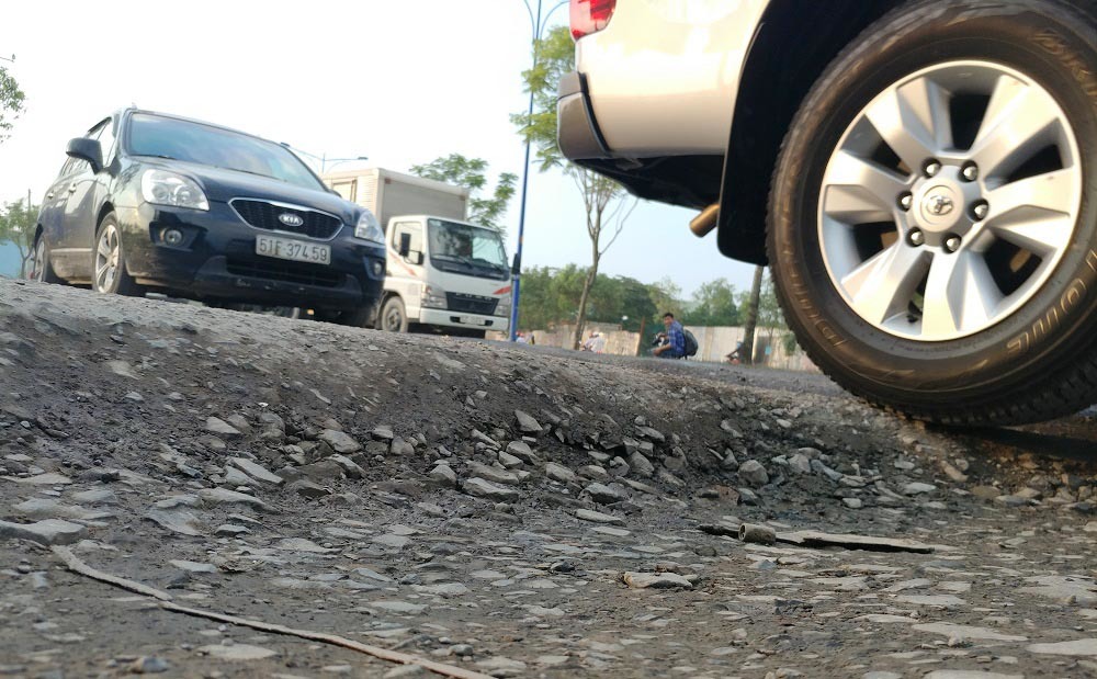 Con đường nơi GĐ Sở nói 'hỏng do không có xe lưu thông'