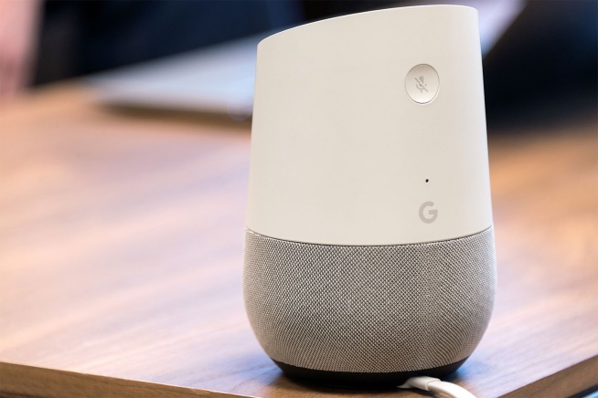 Trẻ biết nói nhờ trí tuệ nhân tạo Google Home
