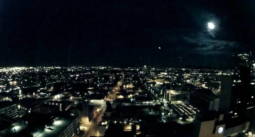 Cầu lửa bí ẩn trên bầu trời Mỹ