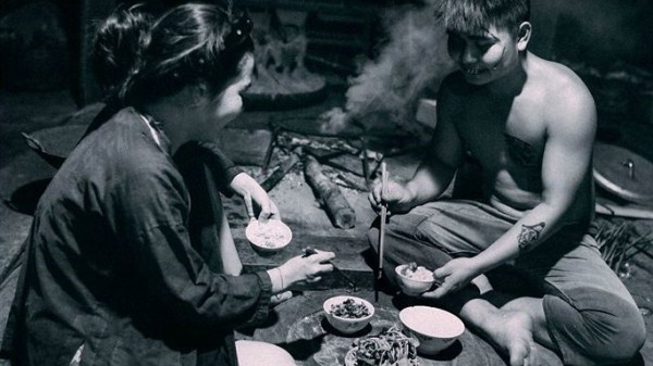 Giáo viên đang dạy 
