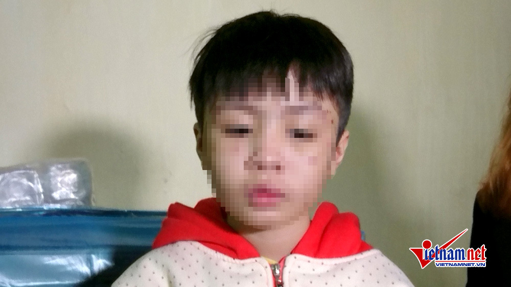 clip be trai ke lai bị hanh hạ