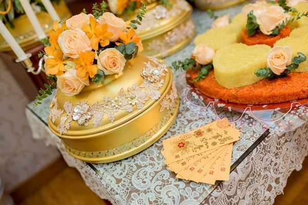 Người đàn ông lạ mặt tiết lộ thân thế thực sự của cô dâu Hà Nội