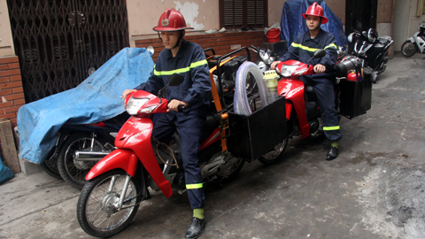 Có bảo bối này, lính cứu hỏa Hà Thành dập nhanh đám cháy ngõ nhỏ