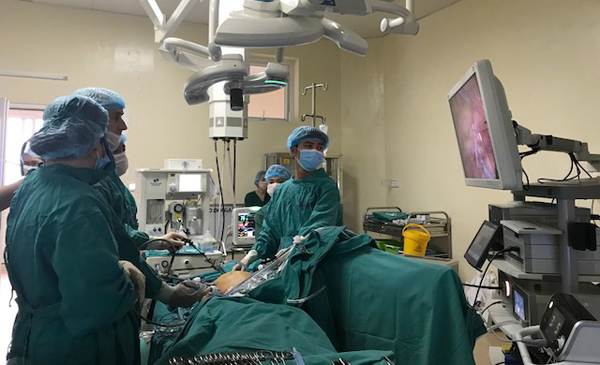 Sụt cân đột ngột, đi ngoài ra máu dễ mắc ung thư đại tràng