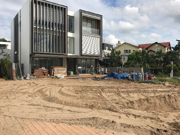 Cò đất than trời vì nhiều trường hợp cấm tách thửa