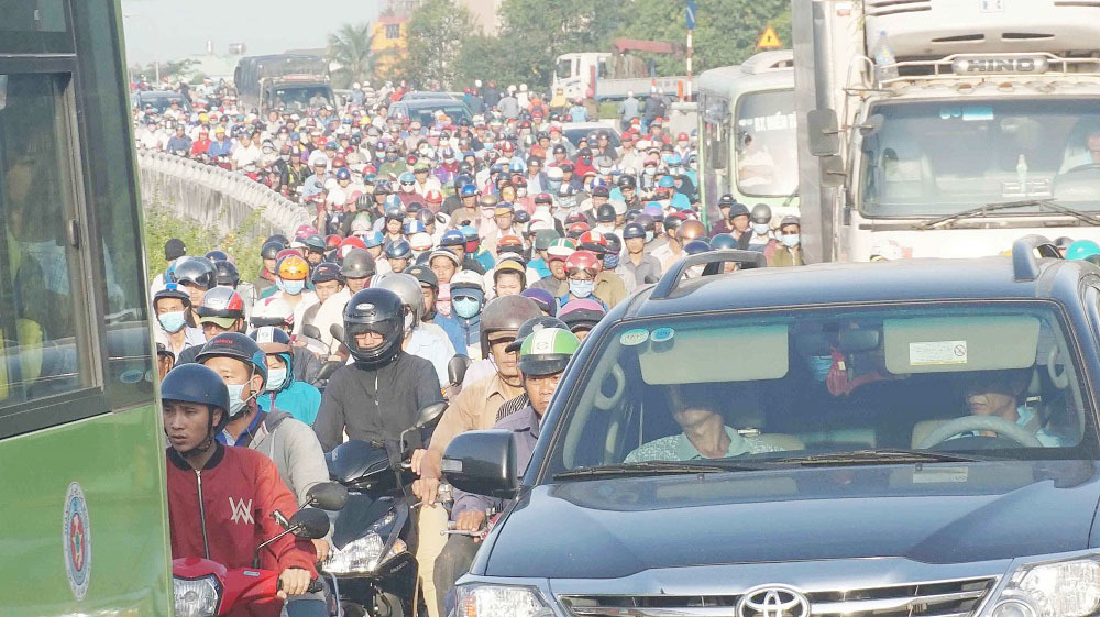 TP.HCM không thu phí ô tô cá nhân vào nội đô