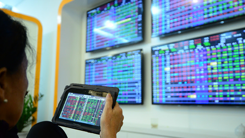 Cú sốc của 'ông trùm': Tỷ USD bốc hơi, bí ẩn lộ diện