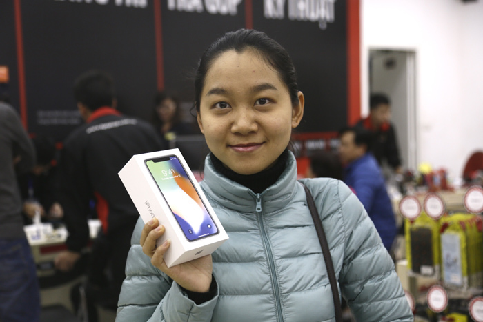 iPhone X chính hãng về Việt Nam, giá ngang ngửa hàng xách tay
