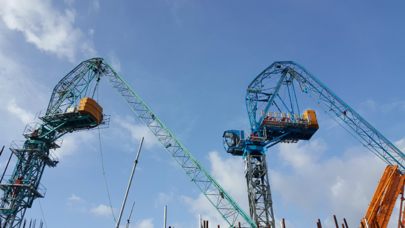 Tháo dỡ 2 cẩu tháp ‘khủng’ gãy gục trên dự án Panorama Nha Trang