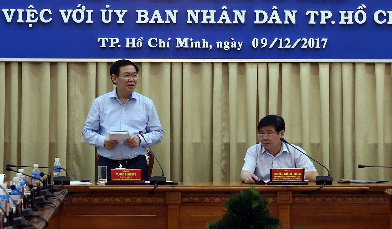 TP.HCM kiến nghị chỉnh lương công chức bằng lương khối doanh nghiệp