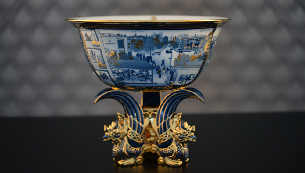 Chén ngọc vẽ vàng tặng Đại hội Đoàn toàn quốc