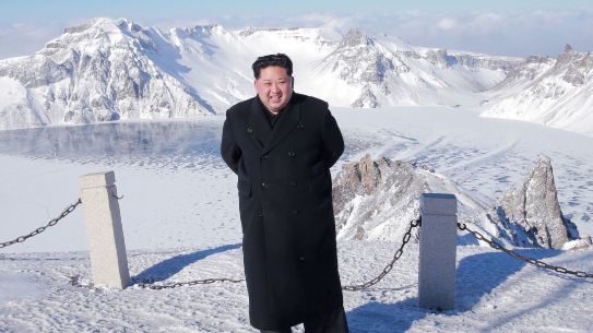 Thế giới 24h: Kim Jong Un lên núi ăn mừng