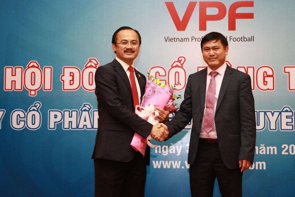 Bầu Tú “ôm” thêm ghế Tổng giám đốc VPF