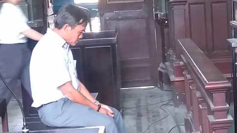 Ra quyết định trái luật, một chấp hành viên lãnh án