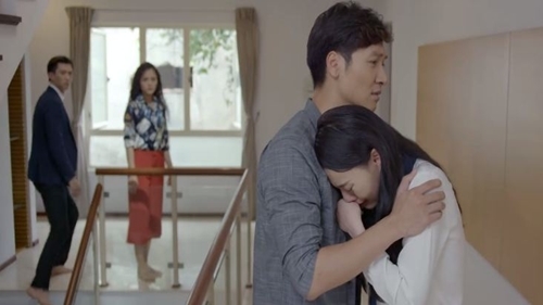 'Ngược chiều nước mắt' tập 25: Anh chồng em dâu bị bắt gặp ôm ấp tình tứ