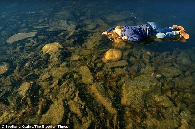 Hết hồn với âm thanh kỳ lạ từ hồ băng ở Siberia