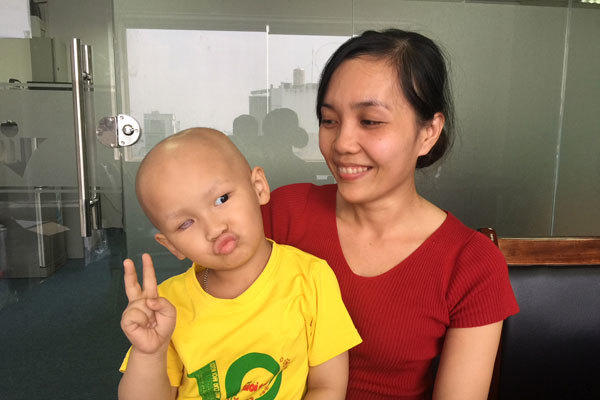 Nghẹn ngào nghe bé ung thư trách cha bỏ mặc, không chịu quan tâm