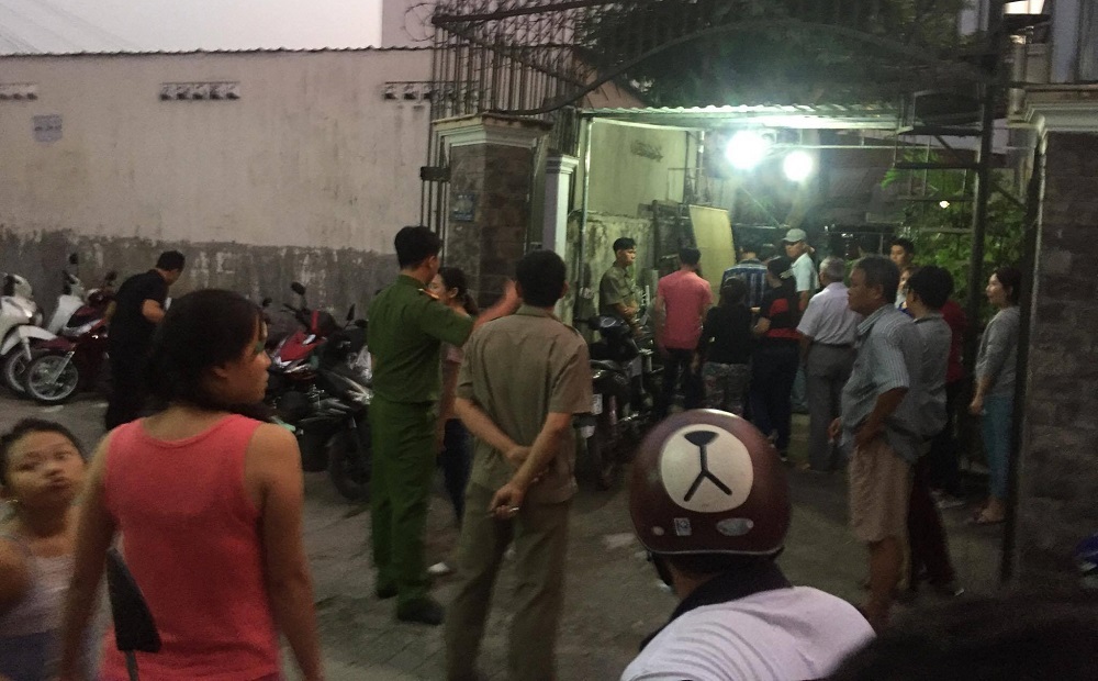 Vợ quỵ ngã phát hiện chồng chết trong tư thế treo cổ