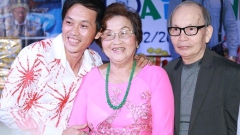 Hoài Linh gần 50 tuổi vẫn lễ phép ‘Thưa bố mẹ con đi làm!”
