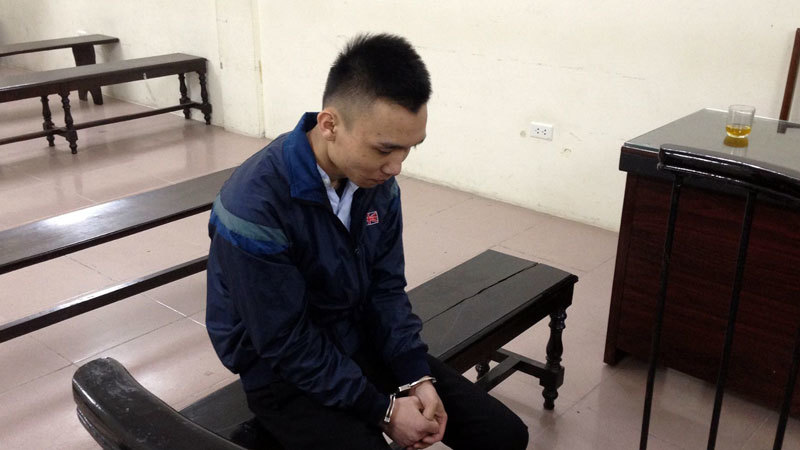 Hà Nội: Cứa cổ nữ chủ tiệm, cướp tài sản giữa ban ngày