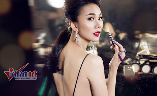 Đường cong của hoa hậu có đôi chân thon dài nhất Việt Nam