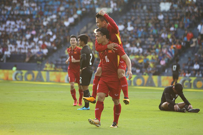 U23 Việt Nam du đấu Thái: Xong bài toán Công Phượng - Quang Hải