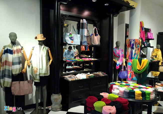 Khaisilk 'siêu hạng', lụa không có ‘thành phần lụa’ thì làm bằng gì?