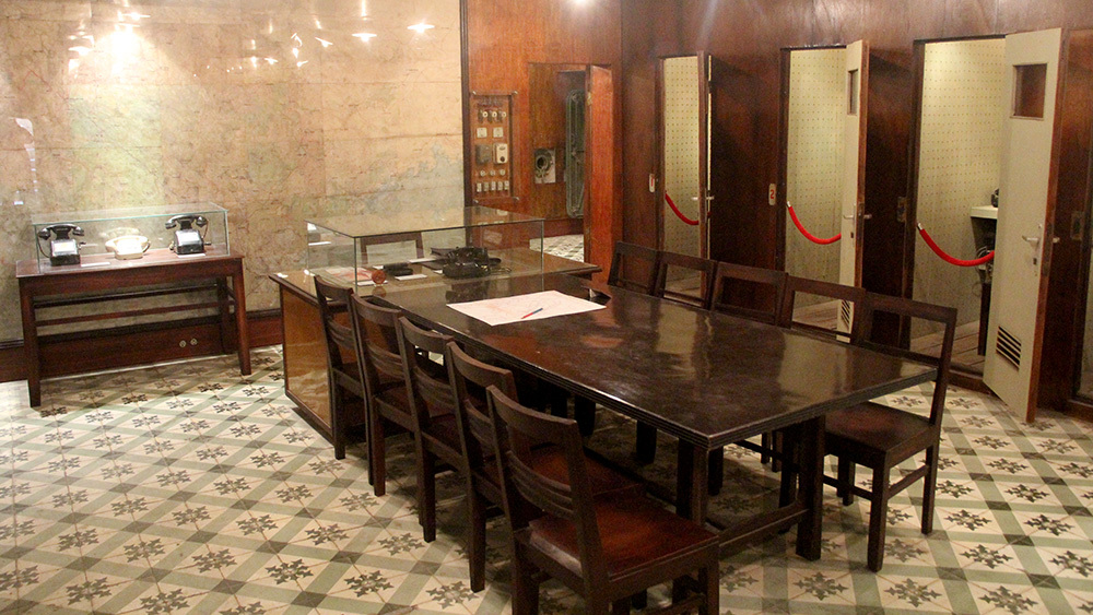 Bên trong hầm chống bom nguyên tử ở Hoàng thành Thăng Long