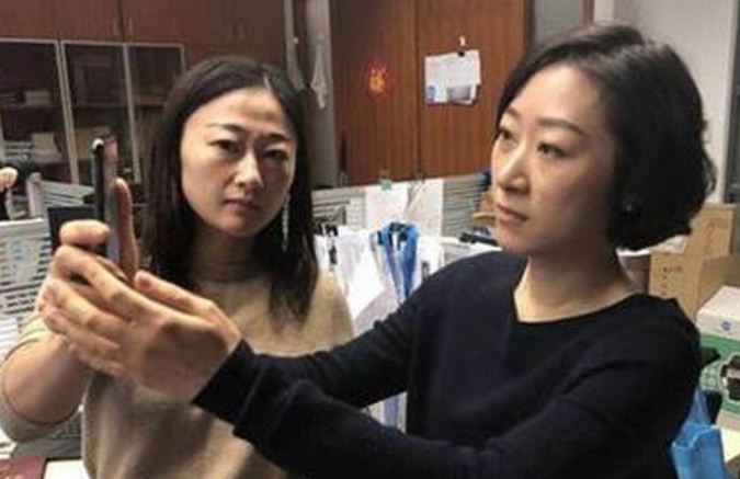 Face ID iPhone X lại bị người dùng qua mặt dễ dàng