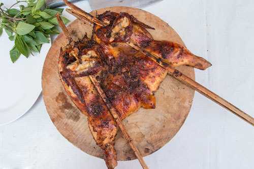 Gai yang - Gà nướng chấm sốt me kiểu Thái