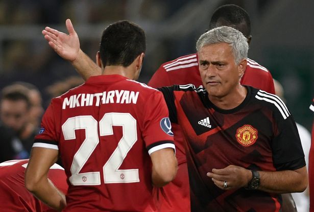MU bán Mkhitaryan 30 triệu bảng, Messi đón Coutinho đến Barca