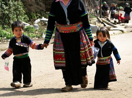 Nghèo và thiếu thông tin, nhiều phụ nữ trở thành “món hàng”
