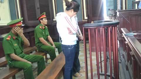 Sập bẫy tình trai tây, hàng chục quý bà ngậm ‘trái đắng’