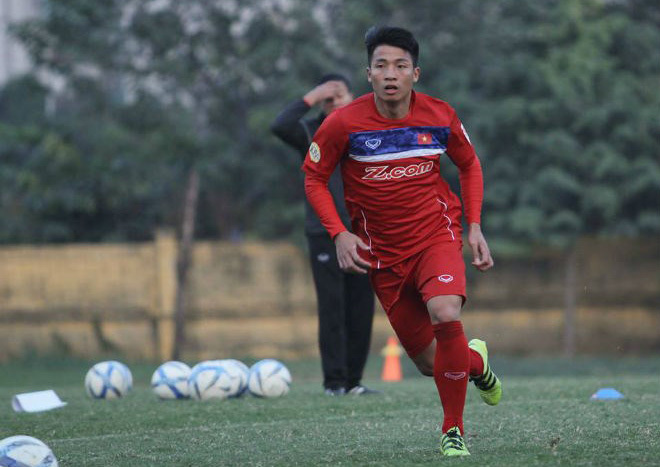 HLV Park Hang Seo vá hàng thủ, trao niềm tin với Bùi Tiến Dũng