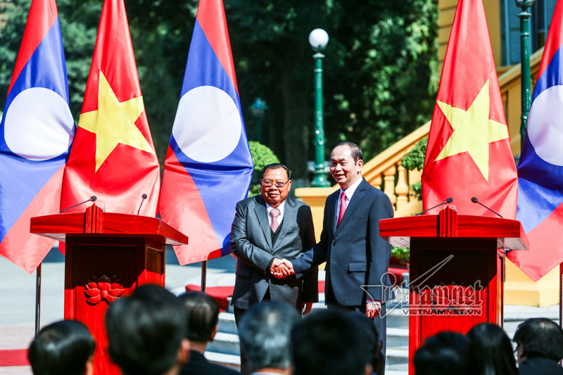 Việt-Lào hợp tác chặt chẽ về an ninh, quốc phòng