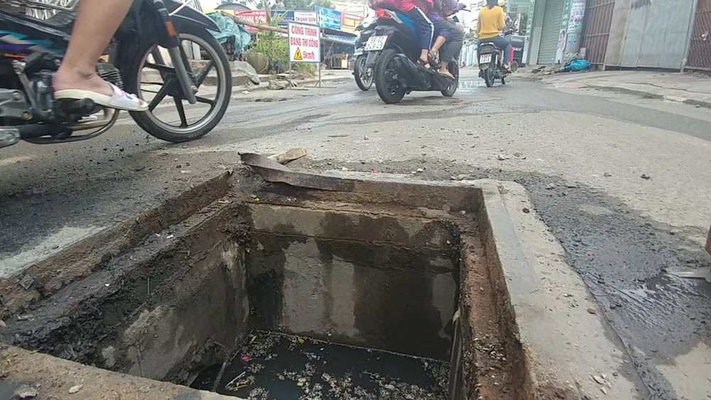Nạo vét cống kiểu 'bẫy người' ở Sài Gòn