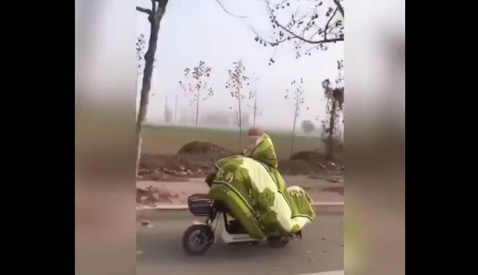 Xem chiêu độc giữ ấm khi đi đường trời lạnh