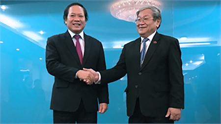 Khi Bộ trưởng lắng nghe chuyện quản lý mạng XH của Campuchia