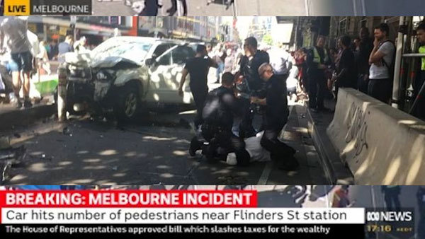 Xe điên lao thẳng vào đám đông tại Melbourne