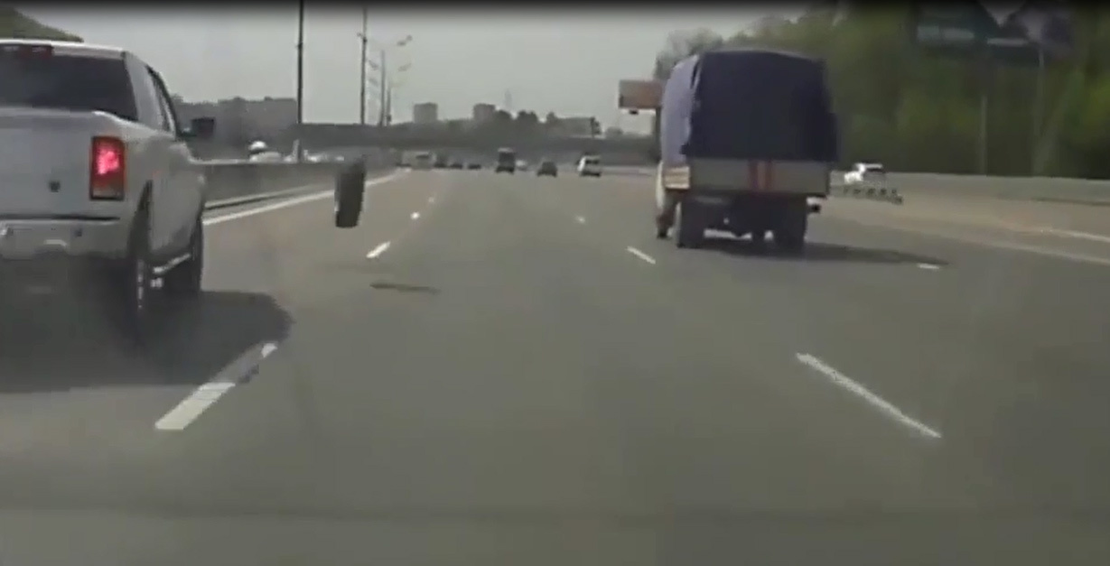 Những tai nạn 'khó đỡ' từ những lí do bất ngờ nhất