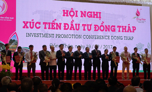 VPBank trao thỏa thuận vay vốn cho SMEs tại Đồng Tháp