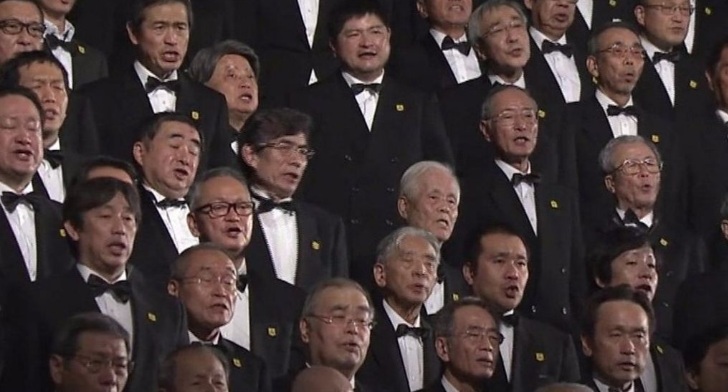 Xem cả vạn người hát mừng Giáng sinh